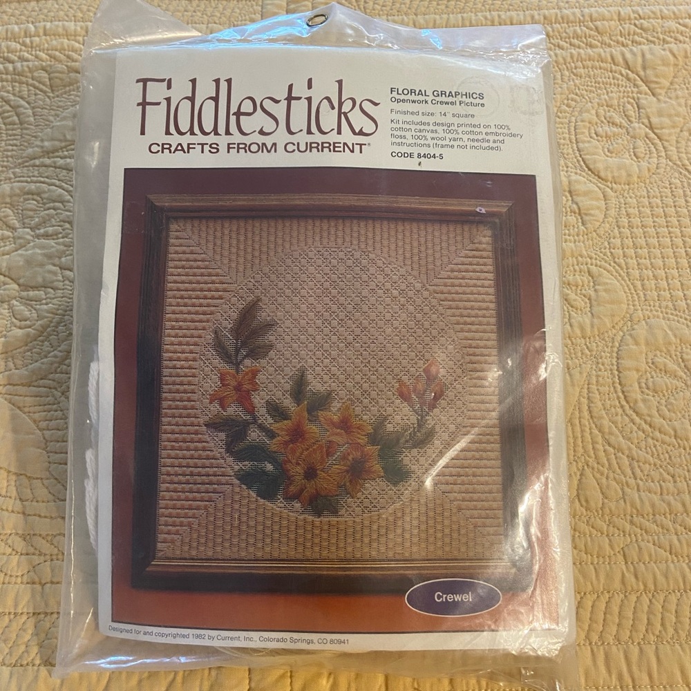 * FLORAL GRAPHICS * 14" SQUARE Openwork Crewel Embroidery Kit * Vintage * NEW *
